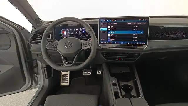 Volkswagen Passat view 15