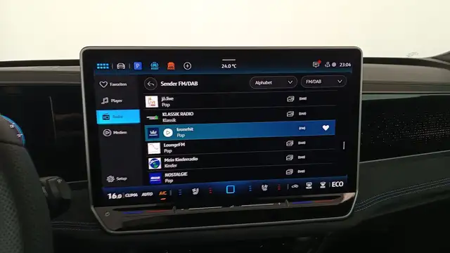 Volkswagen Passat view 11