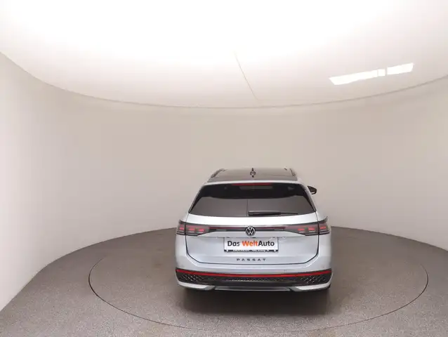 Volkswagen Passat view 6