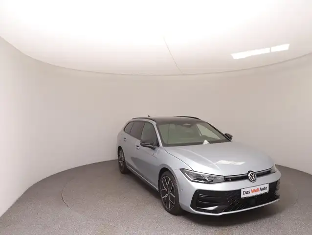 Volkswagen Passat view 2