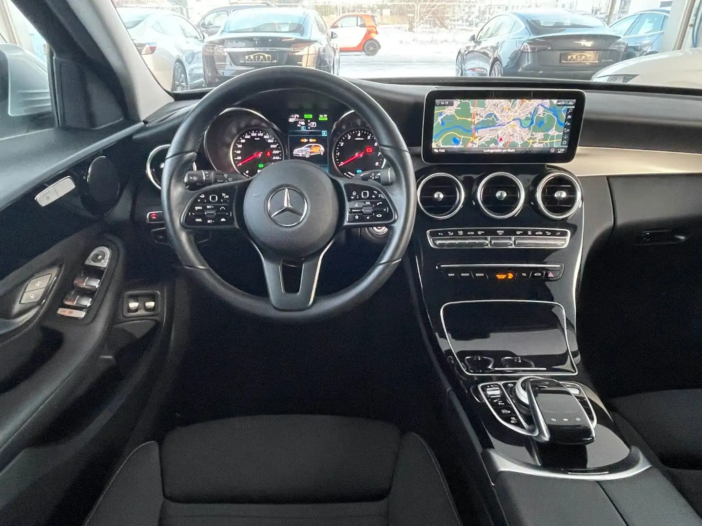Mercedes-Benz C 300 e T Avantgard*Plug-in*AutoPilot*AHK*LED*KAM Zilver - 1