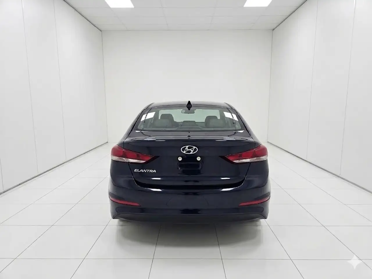Hyundai ELANTRA снимка Hyundai ELANTRA