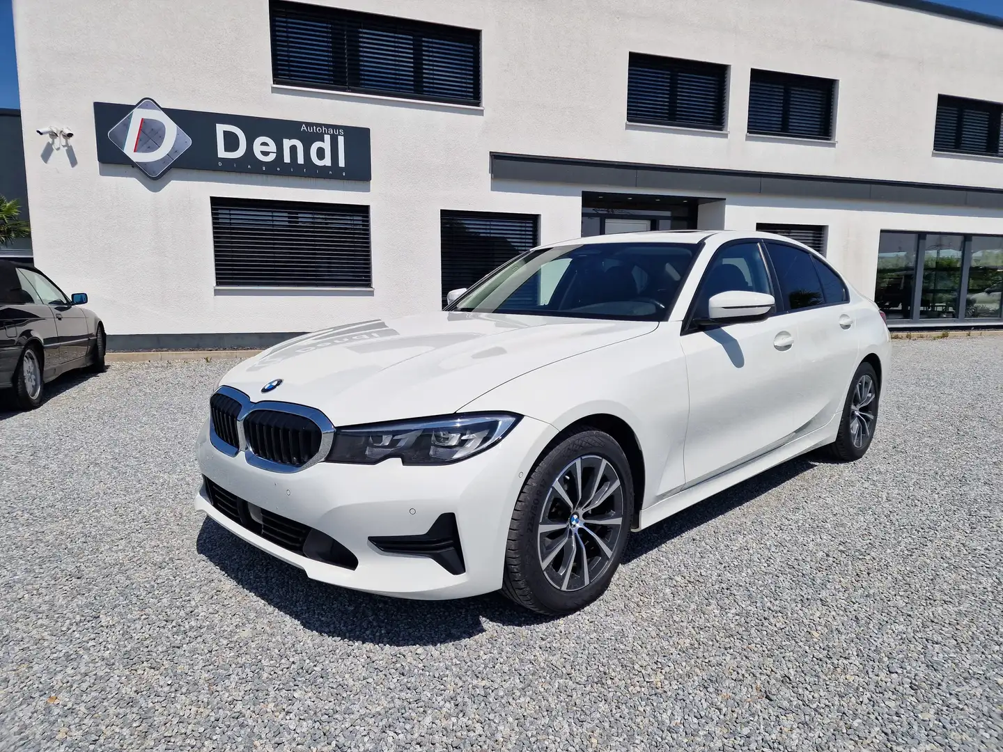 BMW 320 320d Adv.*LED*AHK*H.u.K. Sounds.*Driv.Assi.* Weiß - 2