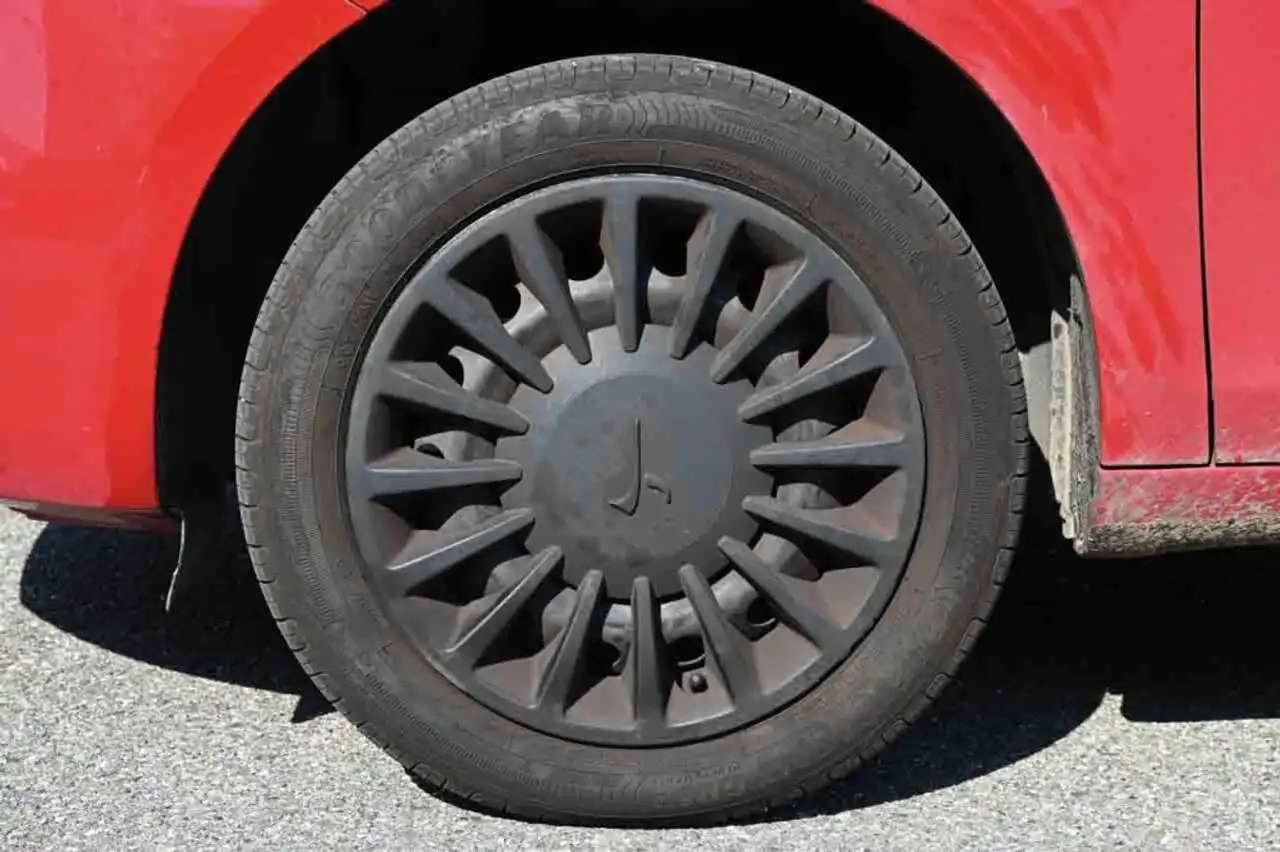 Lancia Ypsilon 2023 — фото 6
