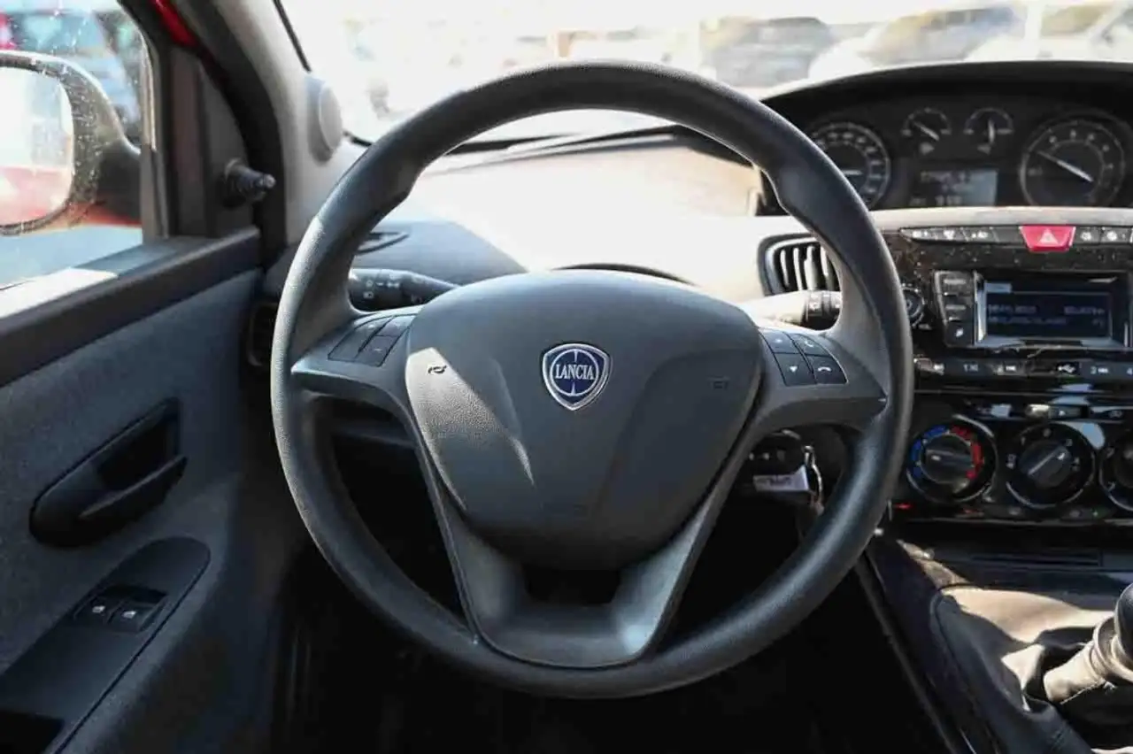 Lancia Ypsilon 2023 — фото 20