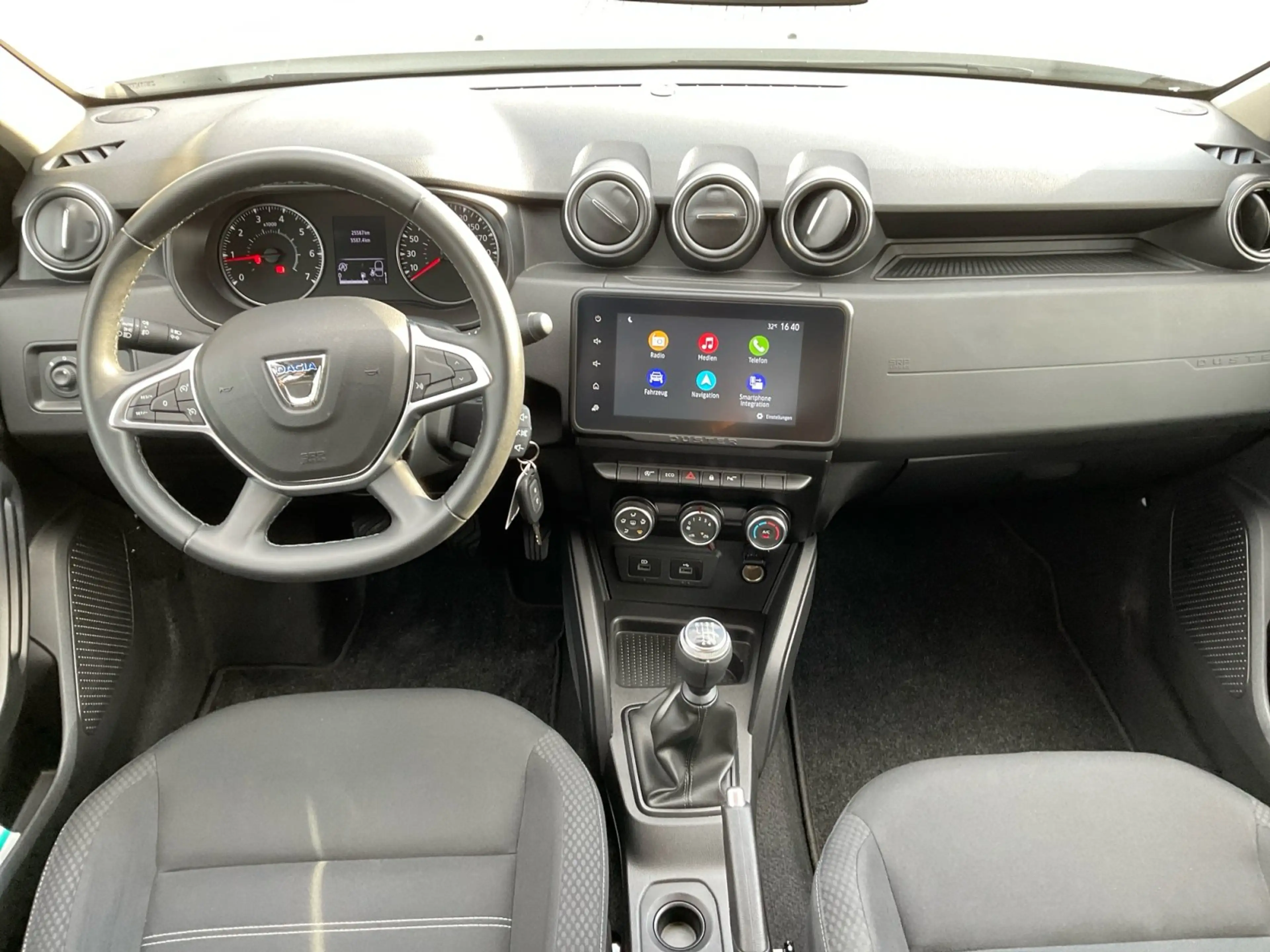 Dacia Duster II 1.3 TCe Comfort mit NAV Kamera PDC — photo 12