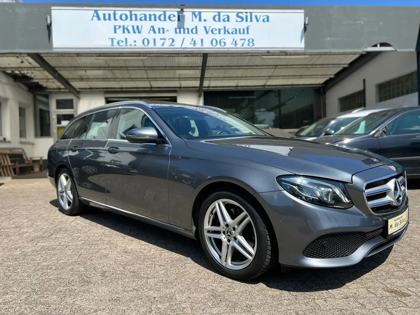 Mercedes-Benz E 220 d Avantgarde 4Matic *TÜV NEU* Grau - 1