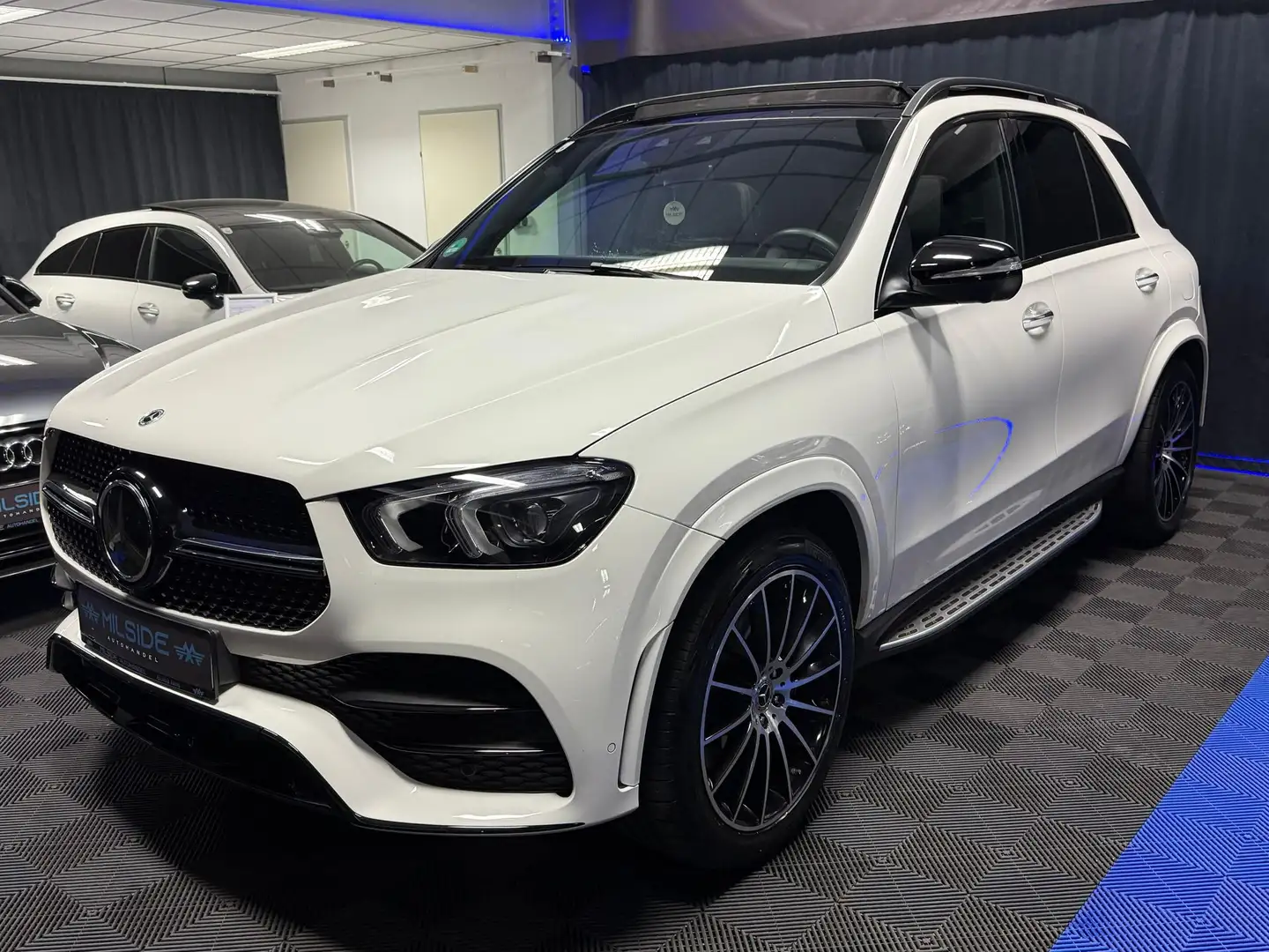 Mercedes-Benz GLE 350 de AMG Line 4Matic Weiß - 2