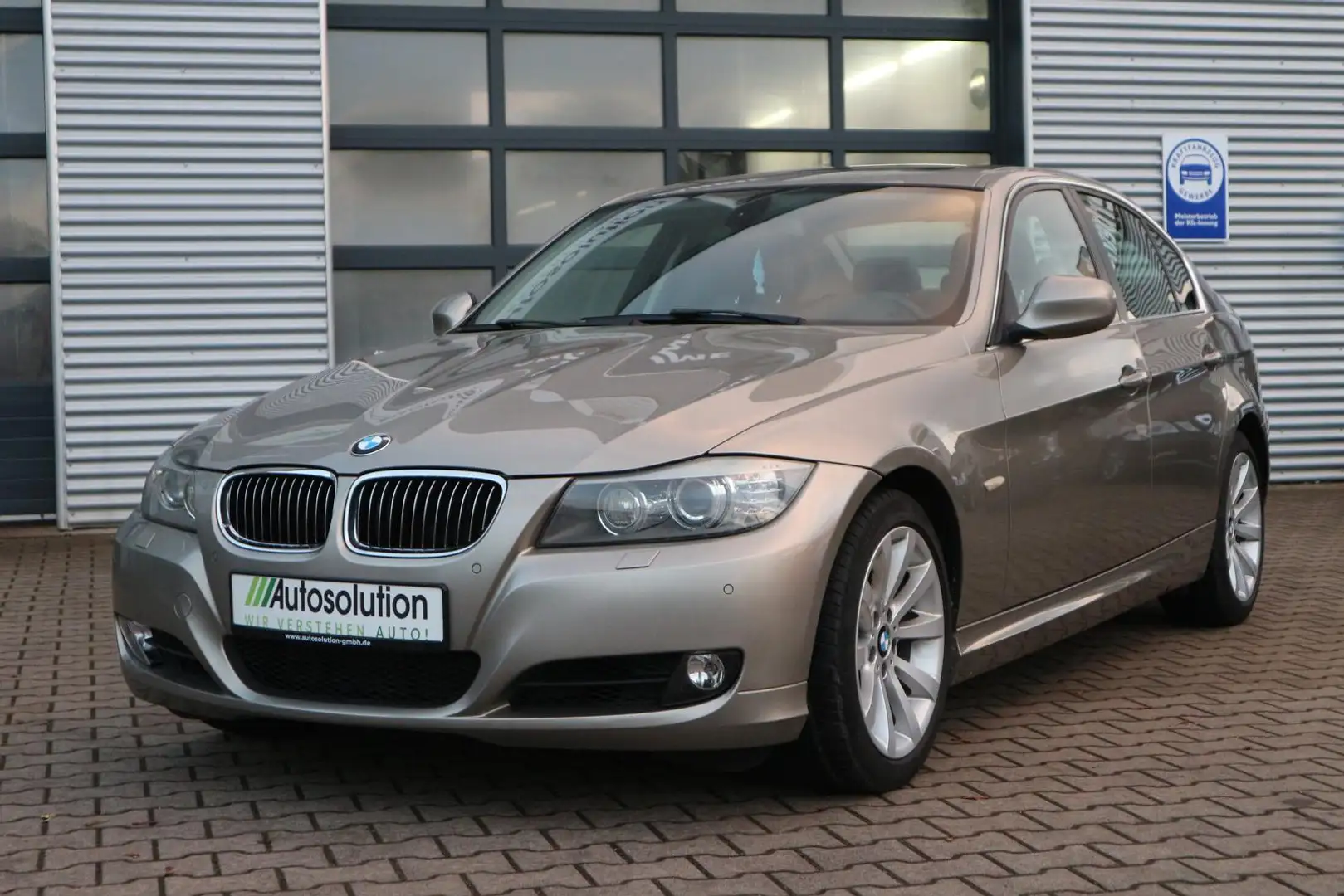 BMW 330 i *XENON*SCHIEBEDACH*KEYLESS*NAVI-PROF.*PDC* Bronze - 1