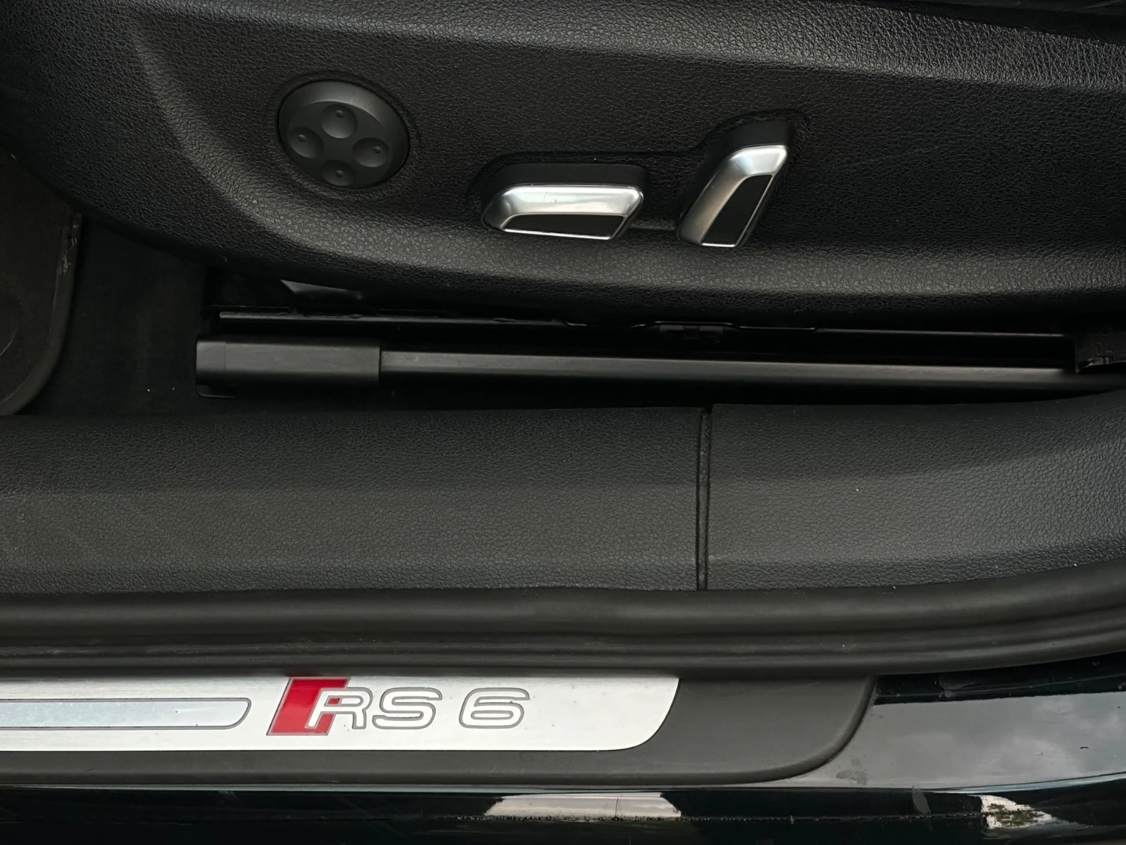 Audi RS6 RS 6 Avant 4.0 TFSI quattro performance — photo 11