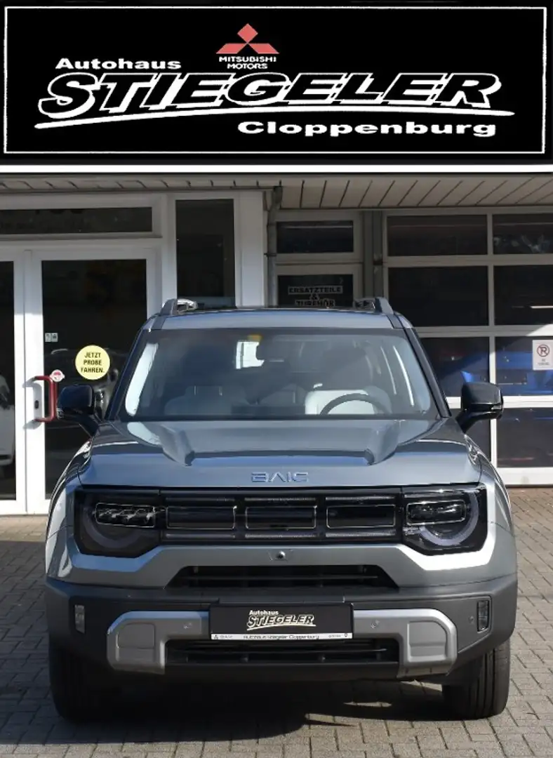 BAIC BJ30 4WD HEV sehr geräumiges Fahrzeug Серый - 2