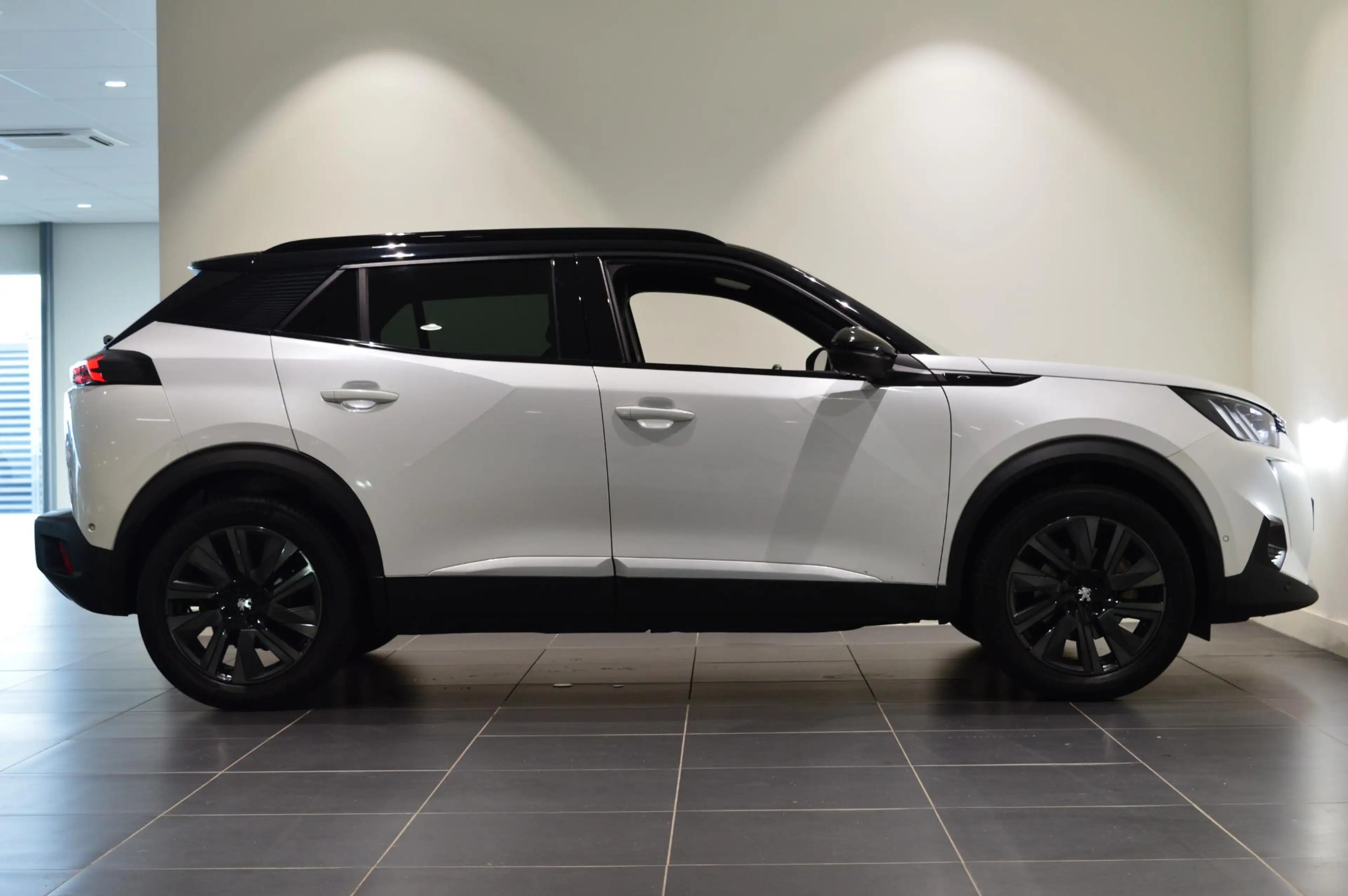 Peugeot e-2008 EV GT Pack 50 kWh - 1e PART.EIGENAAR - FULL OPTION — photo 7
