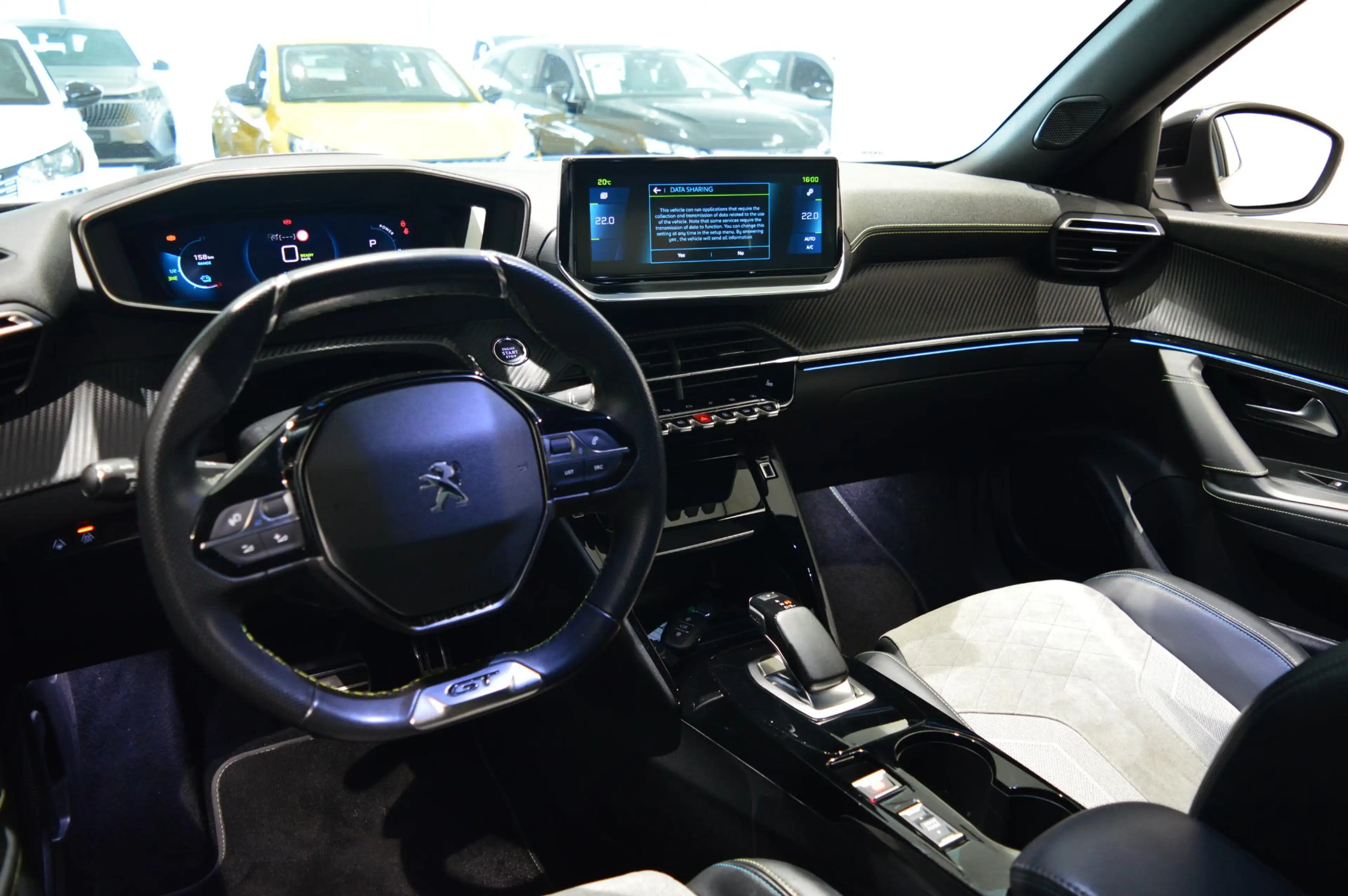 Peugeot e-2008 EV GT Pack 50 kWh - 1e PART.EIGENAAR - FULL OPTION — photo 8
