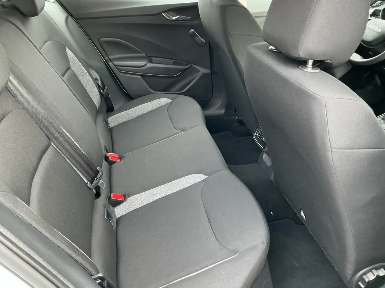 Skoda Fabia 1.0 TSI ESSENCE LED+INFOTAINMENT+DAB+PDC, миниатюра 15