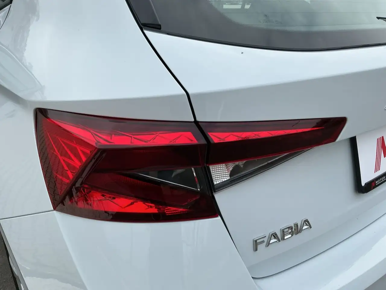 Skoda Fabia 1.0 TSI ESSENCE LED+INFOTAINMENT+DAB+PDC, миниатюра 17