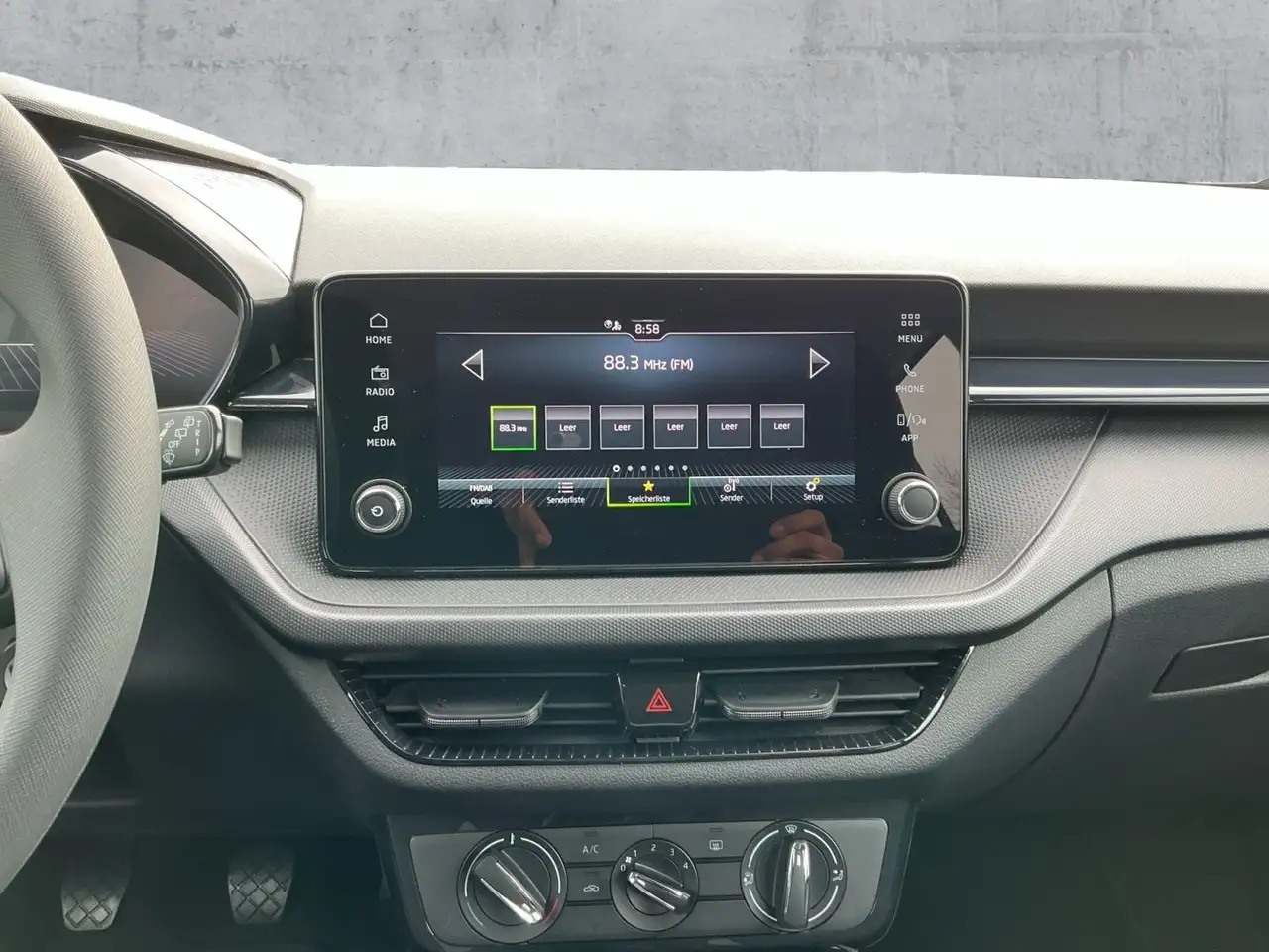 Skoda Fabia 1.0 TSI ESSENCE LED+INFOTAINMENT+DAB+PDC, миниатюра 10
