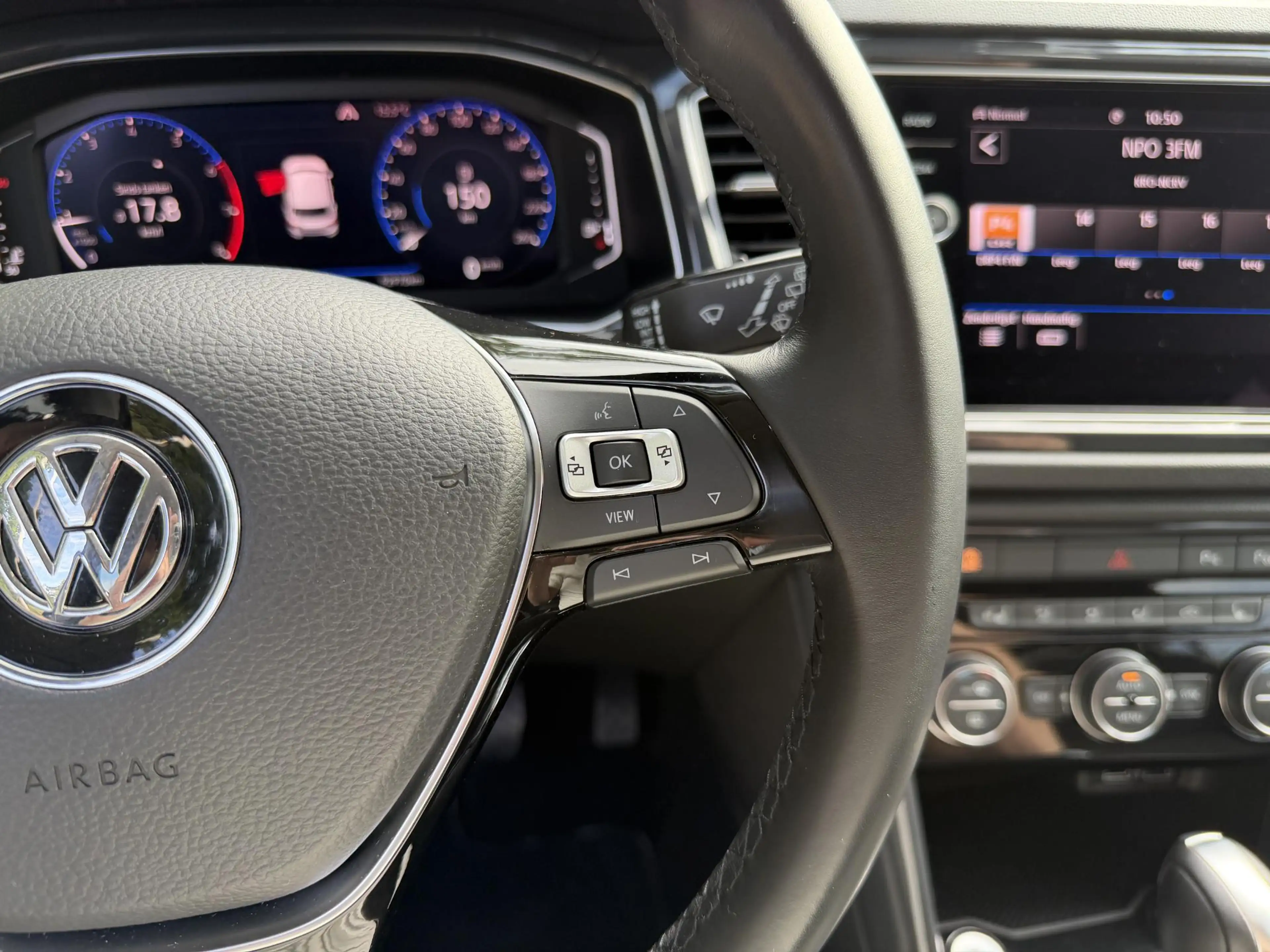 Volkswagen T-Roc 1.5 TSI Sport | DSG | Keyless | Camera | Viritual — photo 11