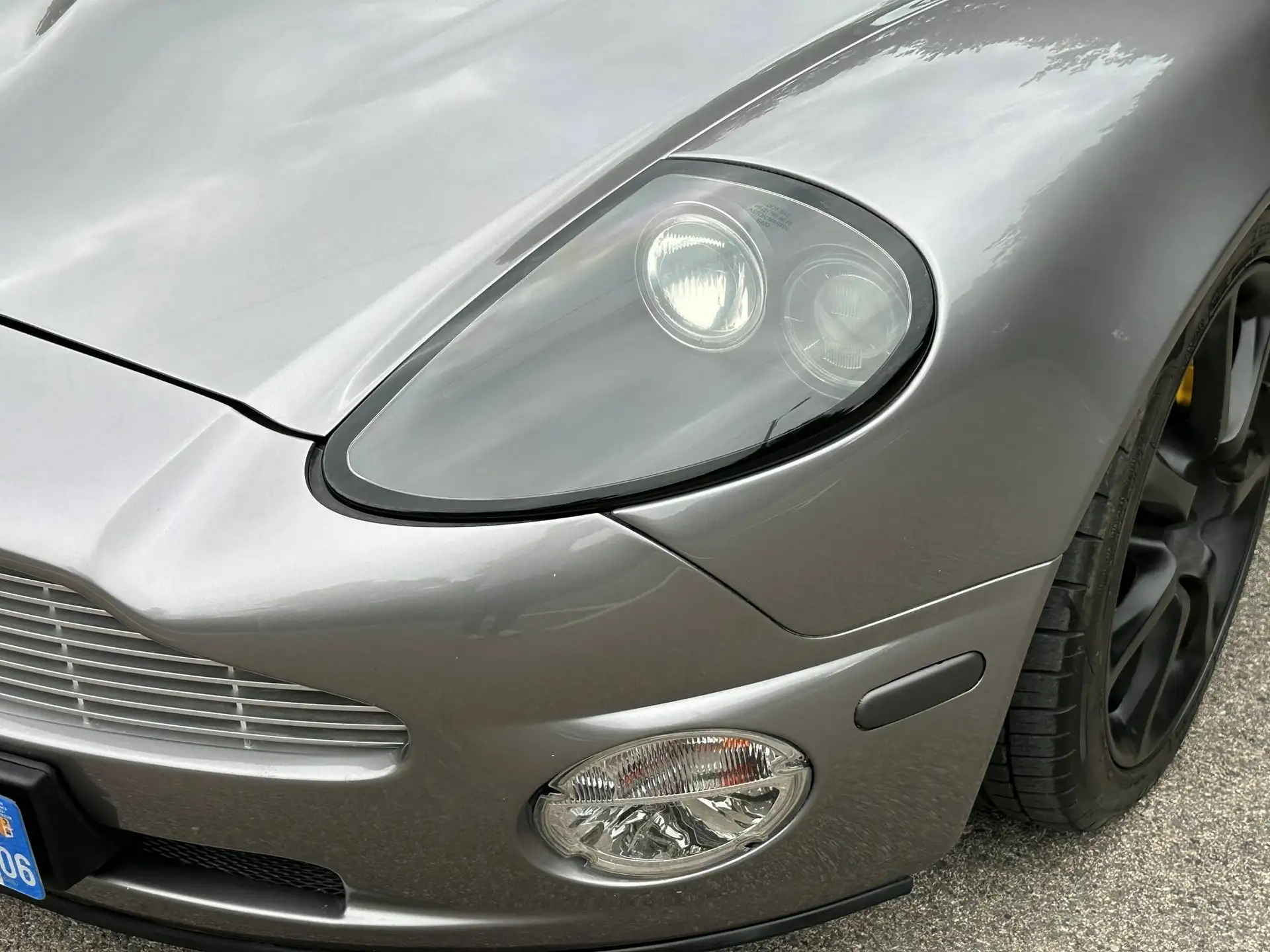 애스턴마틴 뱅퀴시 Coupe 2004 회색 사진 7