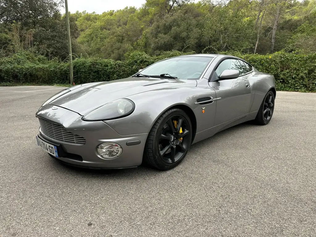 Aston Martin Vanquish 2004 из Европы — купить под ключ