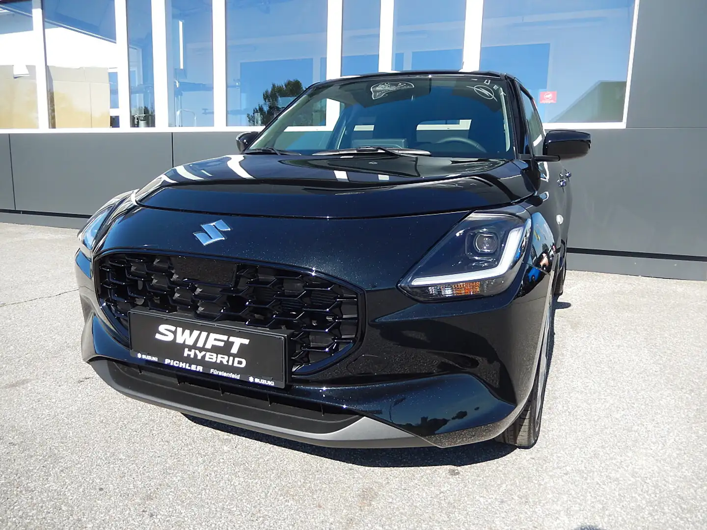 Suzuki Swift 1,2 Hybrid Allgrip Shine Schwarz - 1