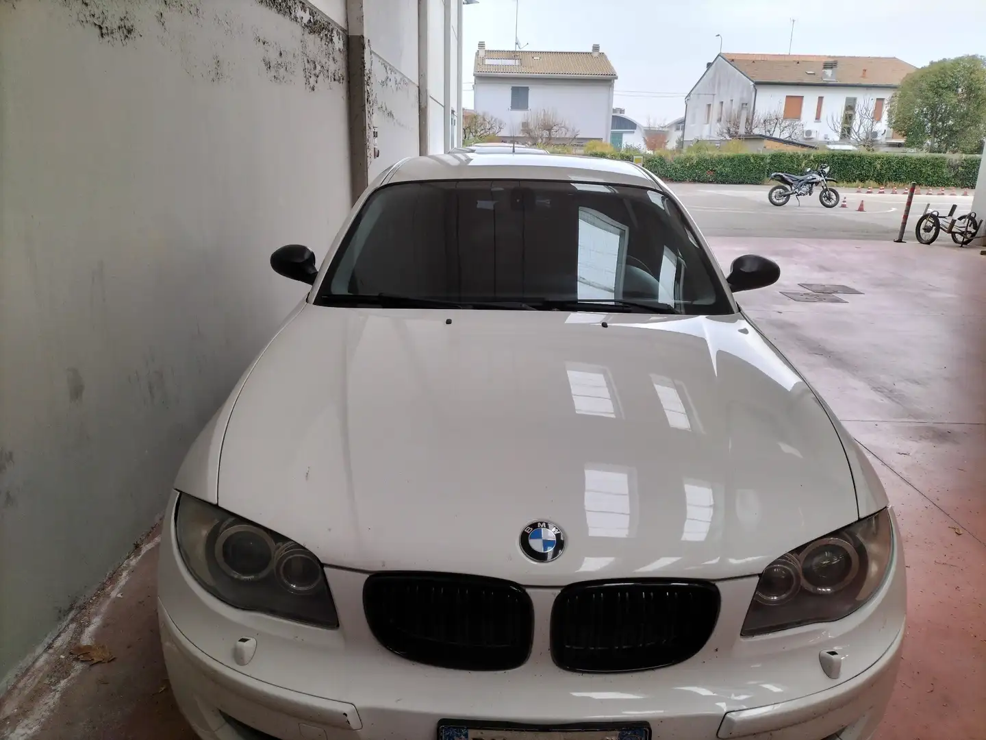 BMW 118 118d 5p 2.0 Eletta 143cv dpf Bianco - 1