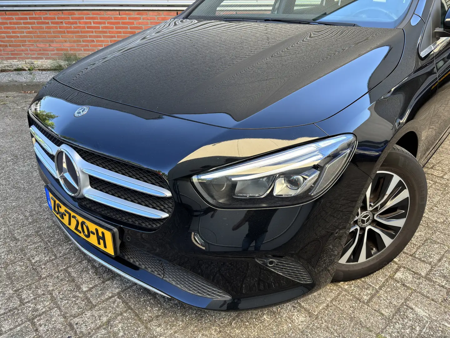 Mercedes-Benz B 180 Business Solution December Actie van €20950 voor € Zwart - 2