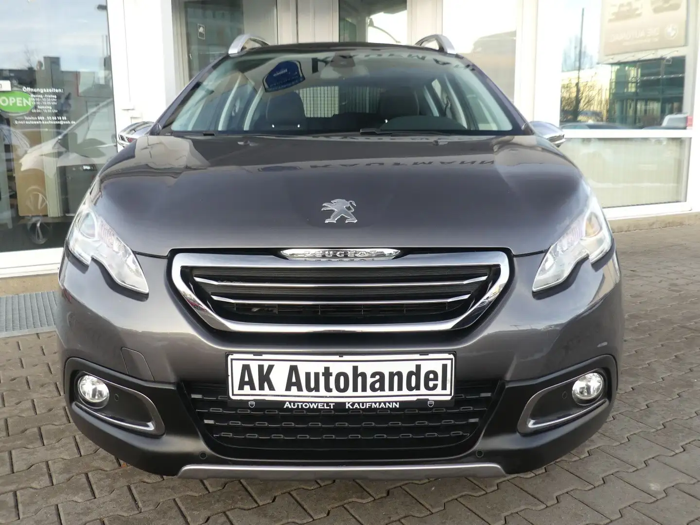 Peugeot 2008 Allure PDC Navi Tempomat JBL DAB Grau - 2