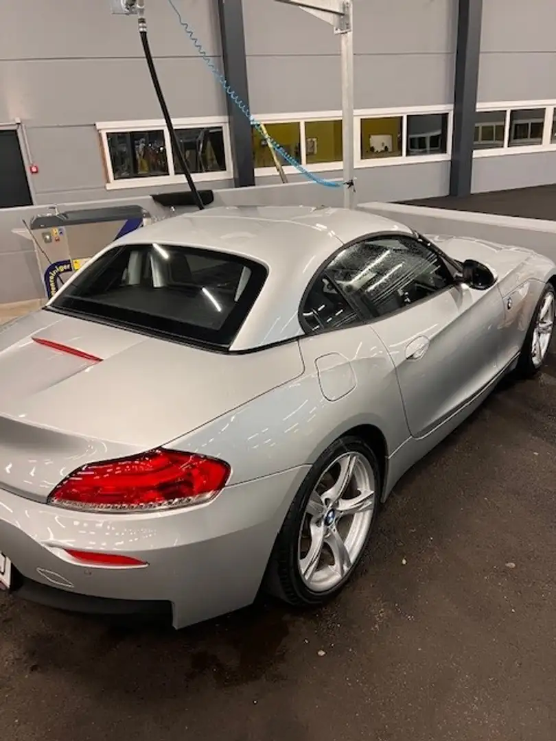 BMW Z4 sDrive20i Silber - 1