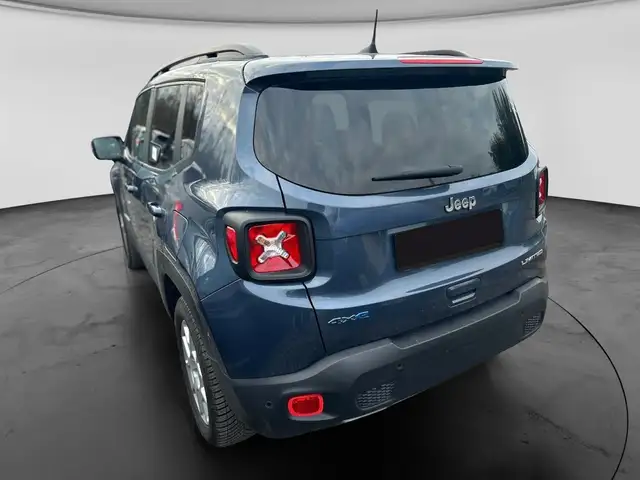 Jeep Renegade view 3