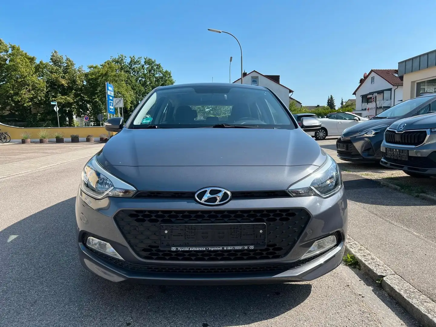 Hyundai i20 Classic 1.2 i Winterpaket Klima 1. Hand Gold - 2