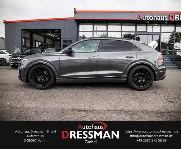 Audi Q8 view 7