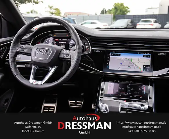 Audi Q8 view 15