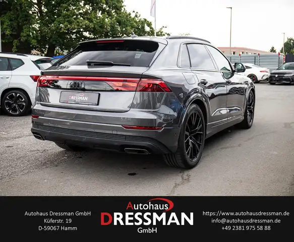 Audi Q8 view 4