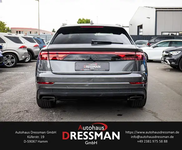 Audi Q8 view 5