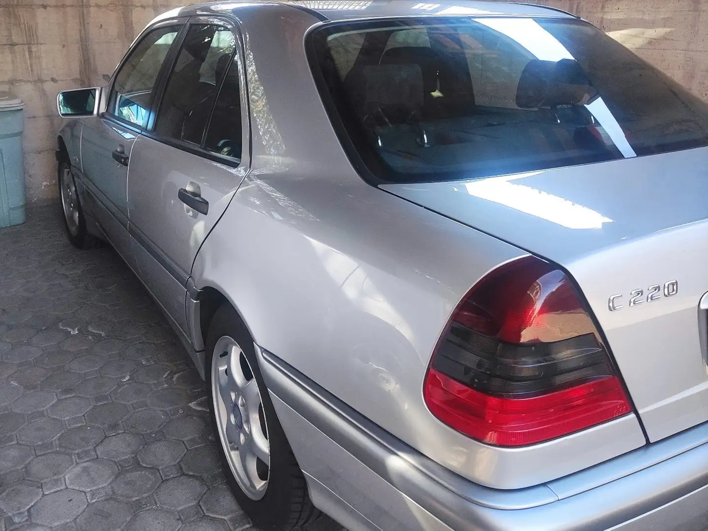 Mercedes-Benz C 220 td cdi Classic Stříbrná - 2