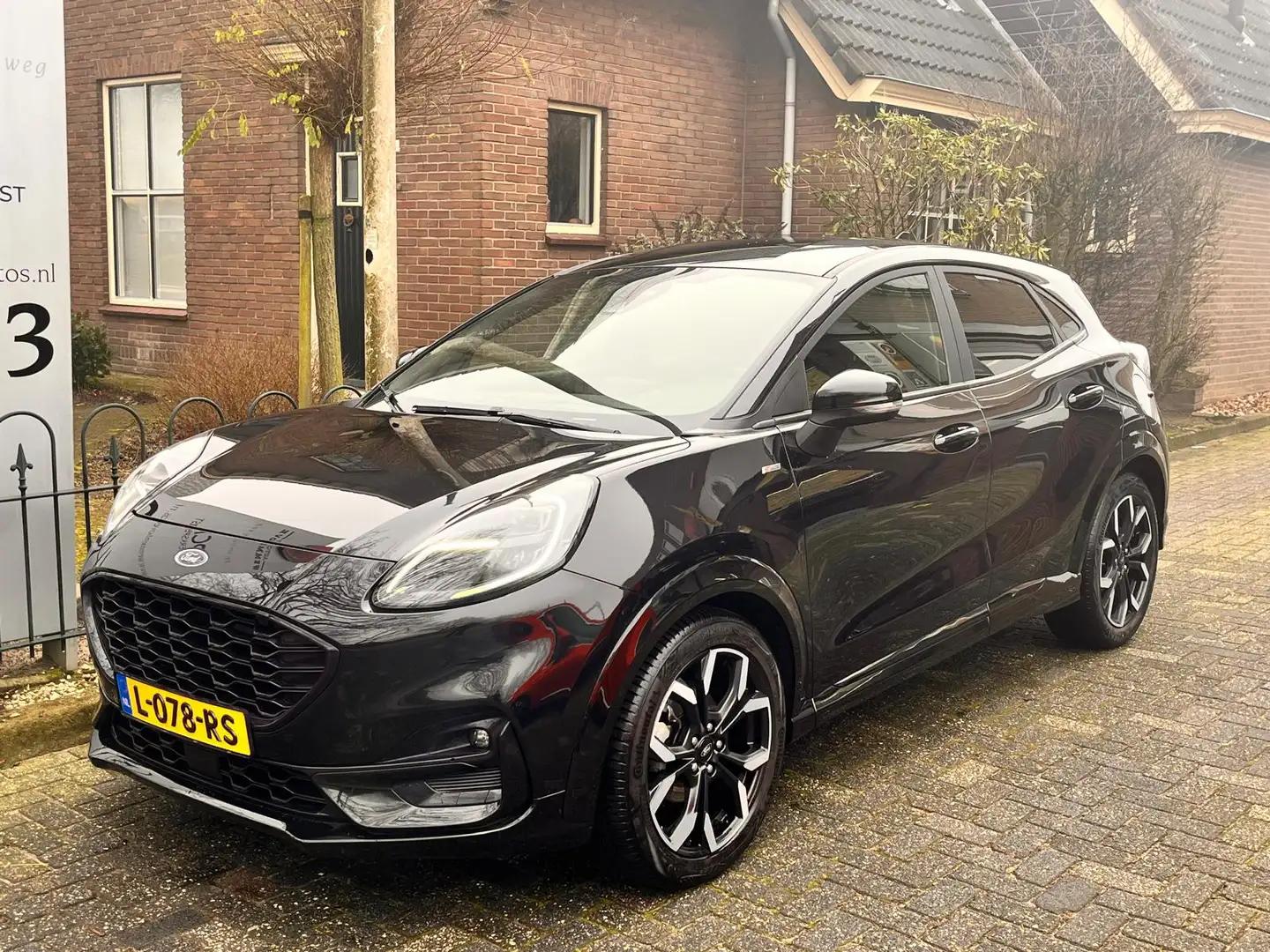 Ford Puma 1.0 EcoBoost Hybrid ST-Line X First Edition Schwarz - 2