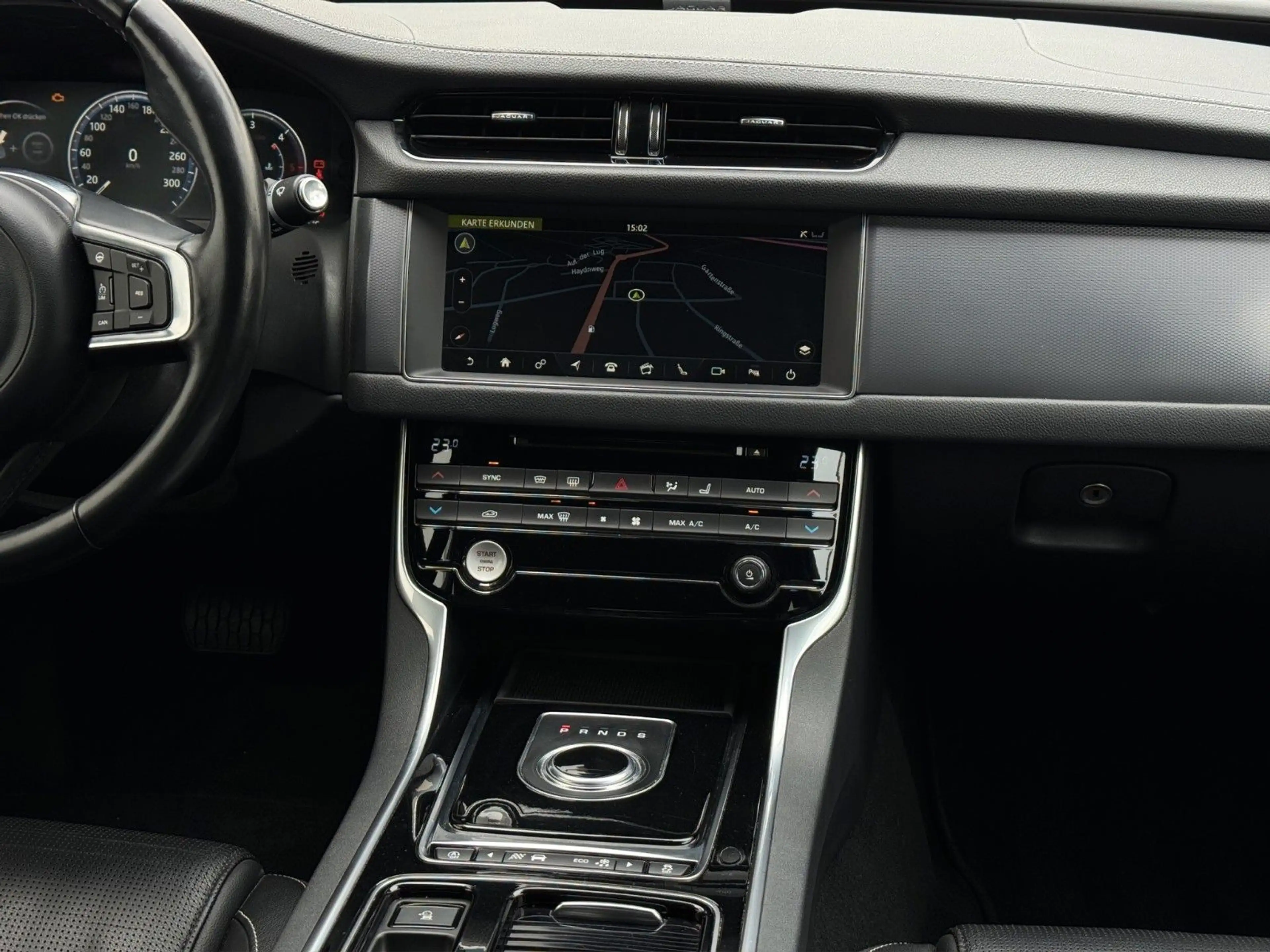 Jaguar XF 20d Aut. R-Sport Ingenium Edition Limousine — photo 10