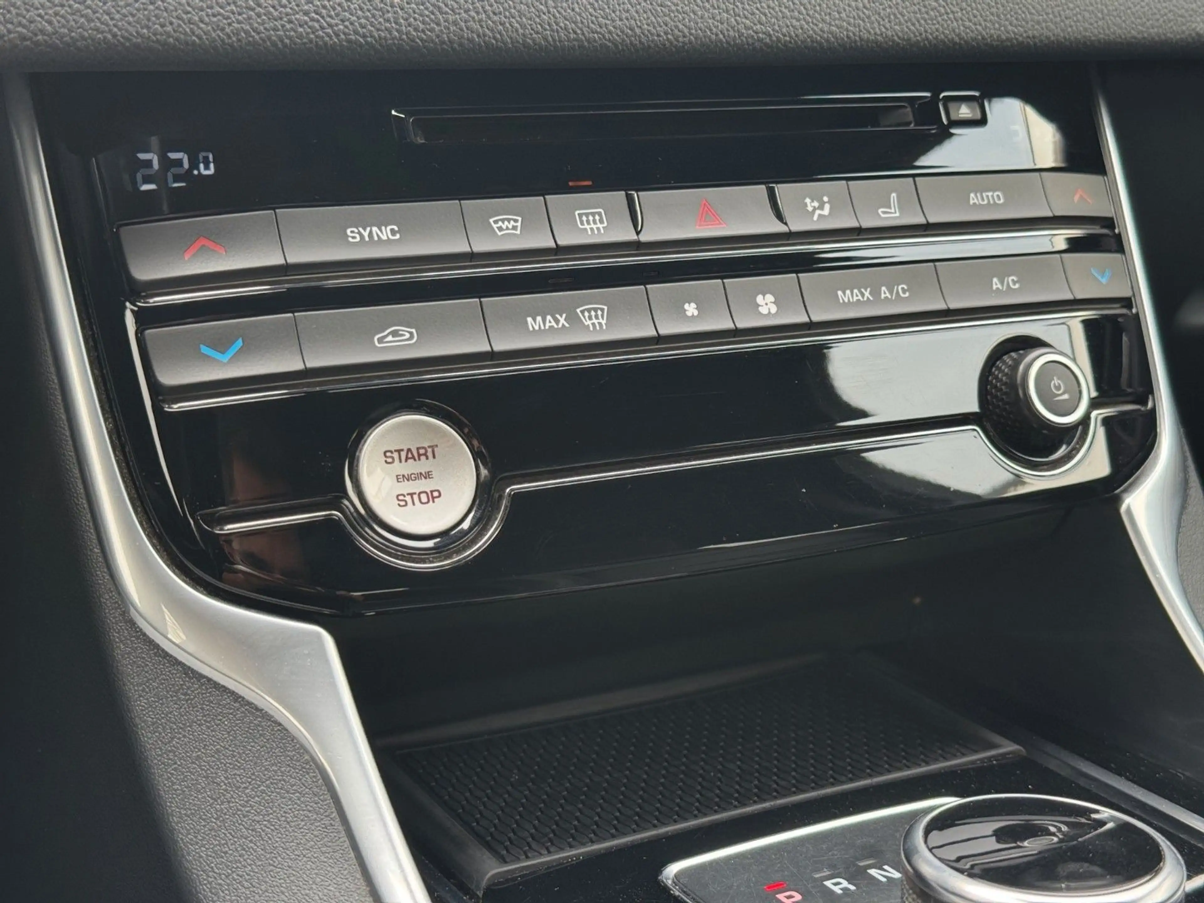 Jaguar XF 20d Aut. R-Sport Ingenium Edition Limousine — photo 13