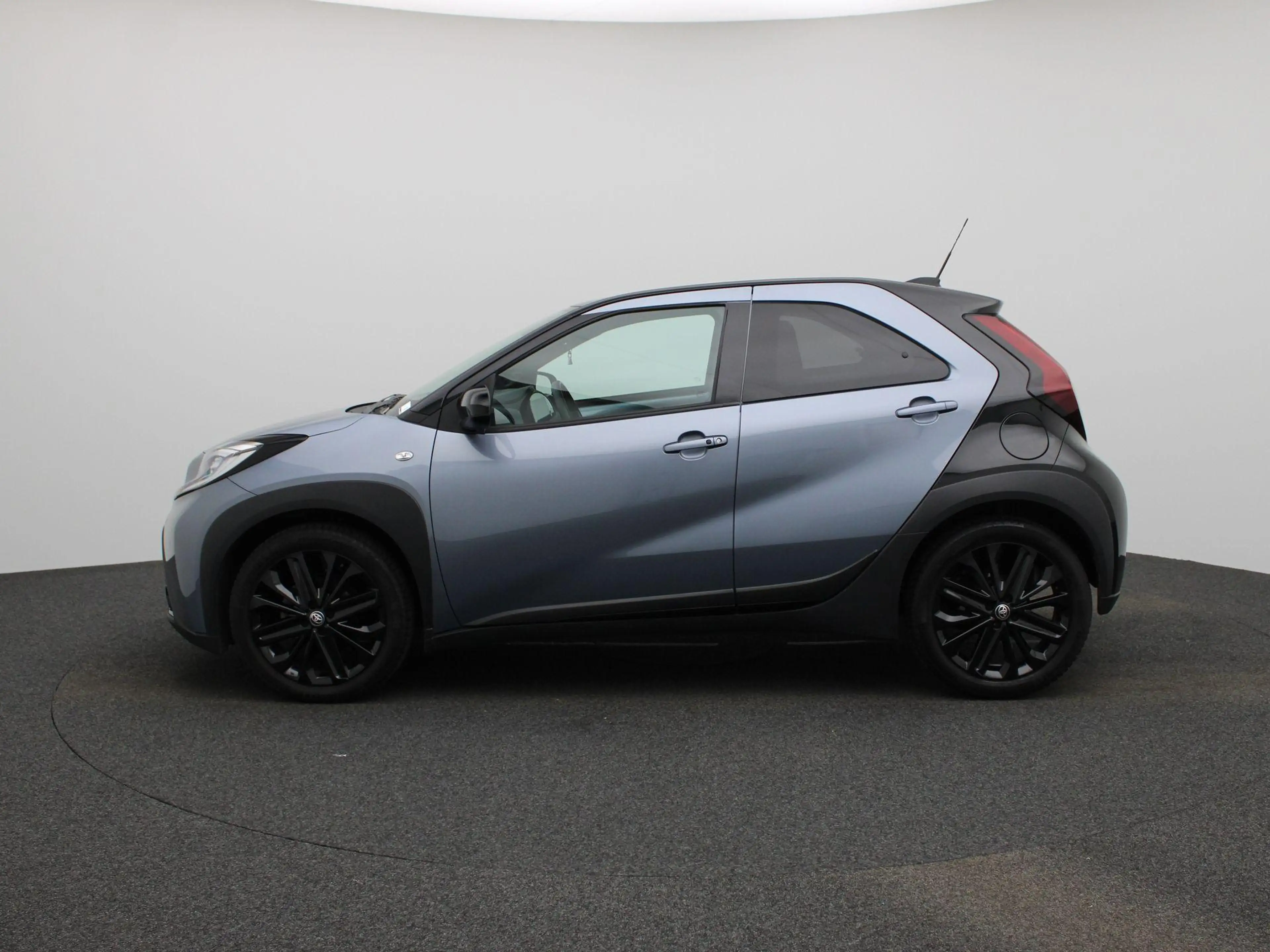 Toyota Aygo X 1.0 VVT-i MT Premium | JBL Audio | Camera | Stoelv — photo 4