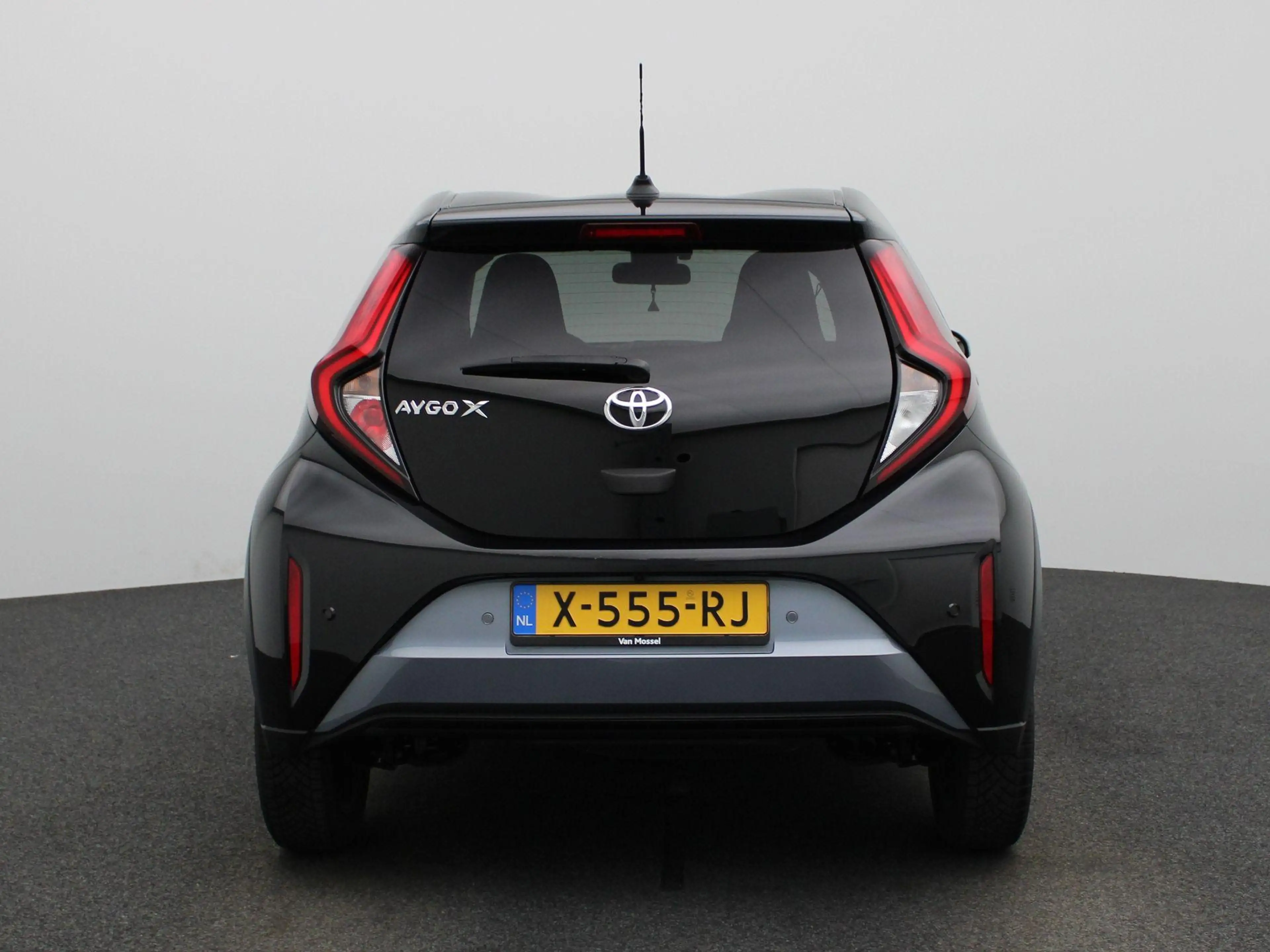 Toyota Aygo X 1.0 VVT-i MT Premium | JBL Audio | Camera | Stoelv — photo 5