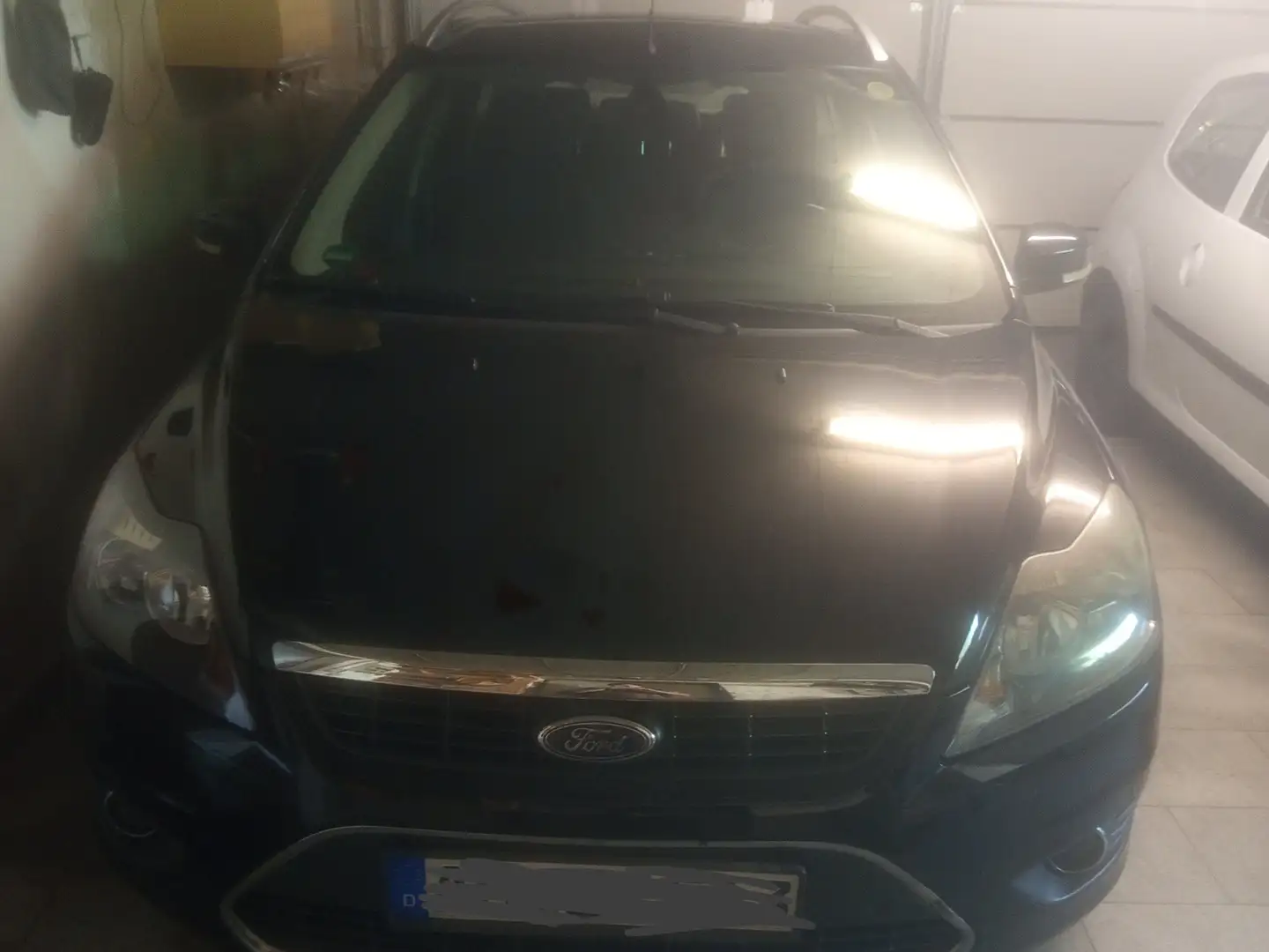 Ford Focus Focus Turnier 1.6 TDCi DPF Style+ Schwarz - 1
