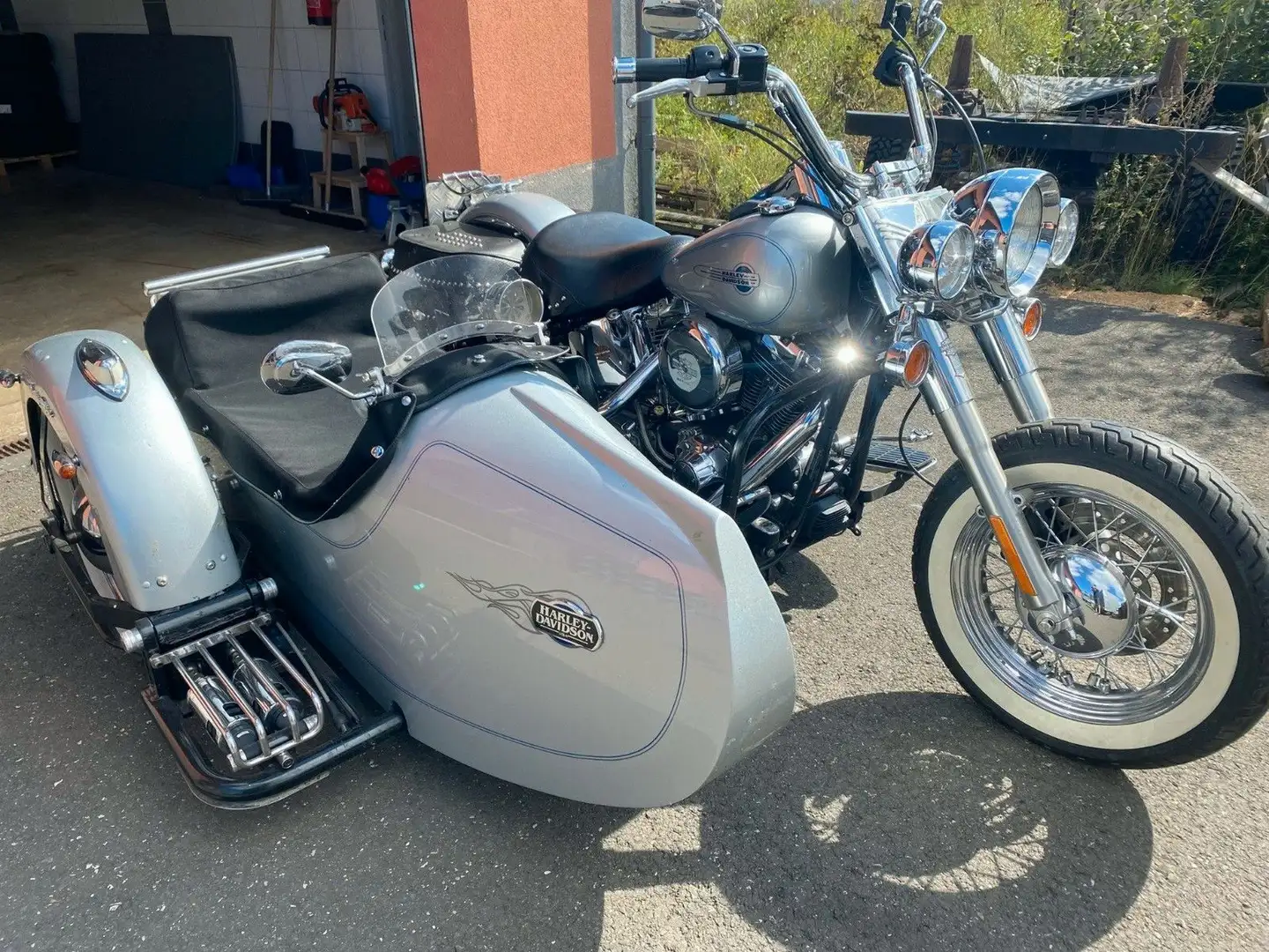 Harley-Davidson Heritage Softail Classic V-Triebwerk Gespann Argintiu - 1