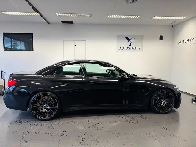 BMW M4 view 11