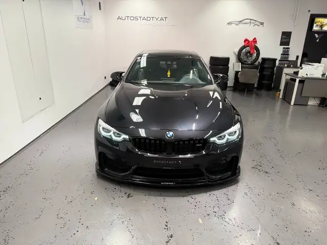 BMW M4 view 6