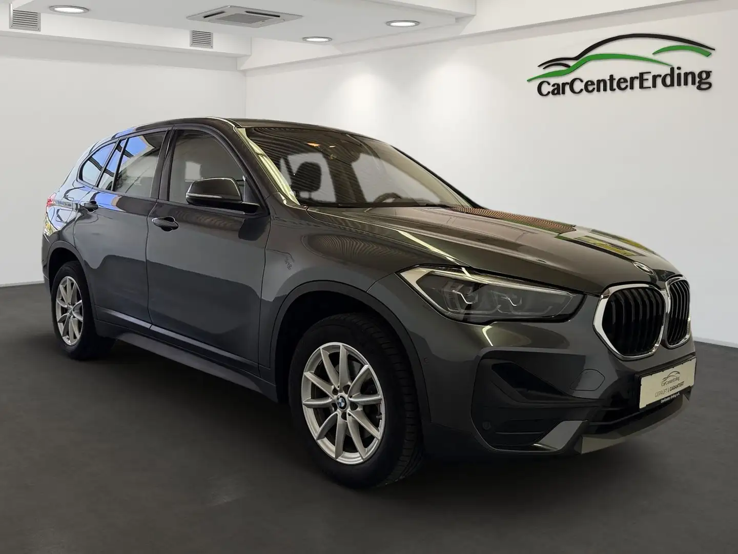 BMW X1 sDrive18d*LED*Navi*Tempo.*PDC*SHZ*DAB*ParkA.* Gris - 2