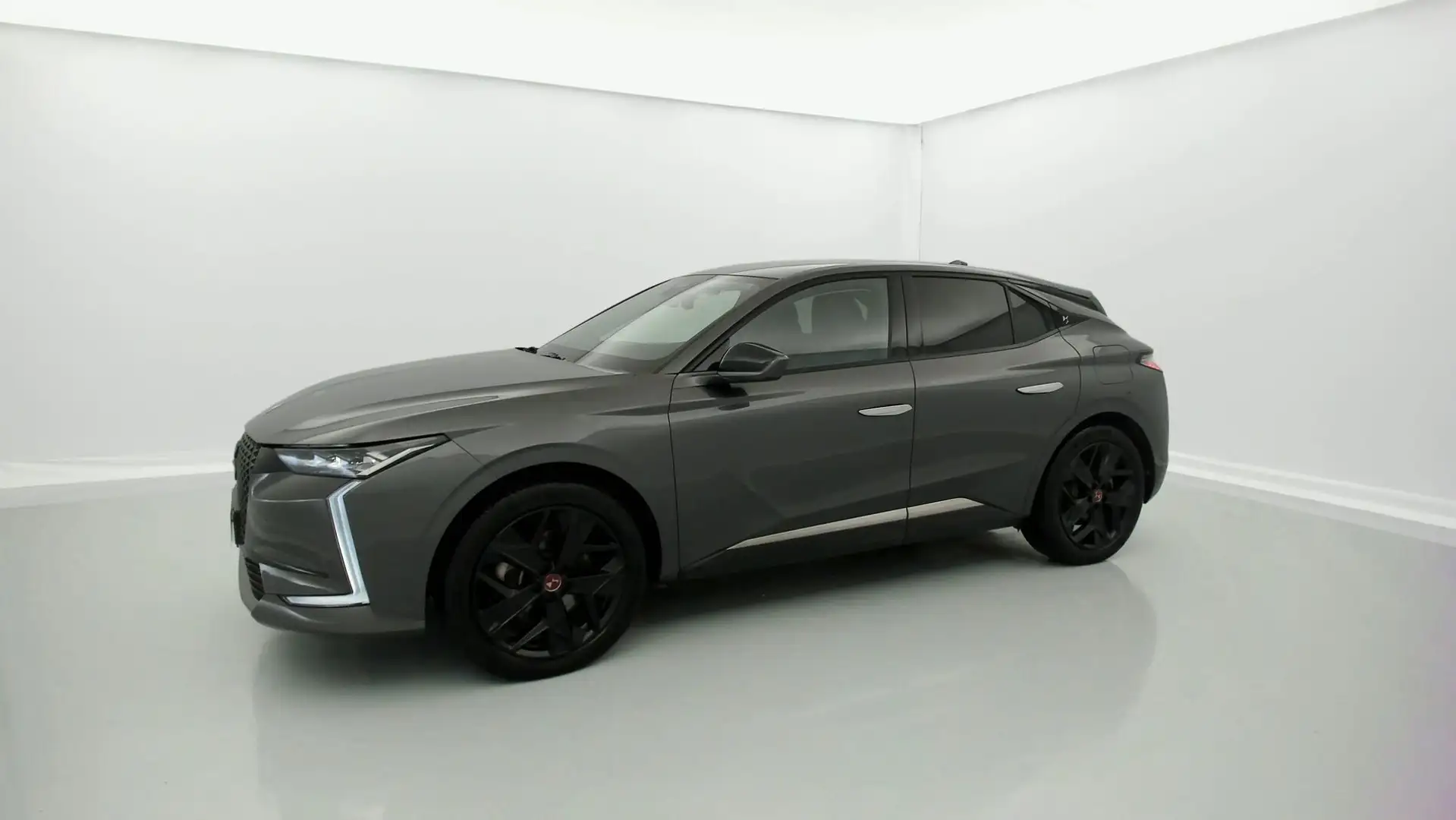 DS Automobiles DS 4 E-TENSE 225 CA performance line + Silber - 2