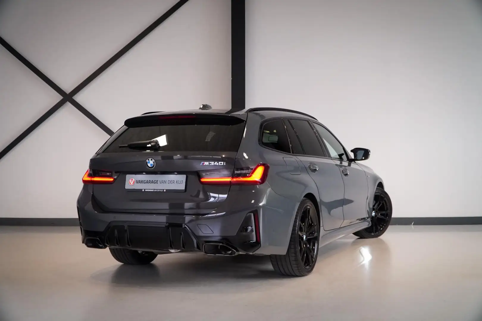 BMW 340 3-serie Touring M340i xDrive M-Sport Pro | Panoram Grau - 2