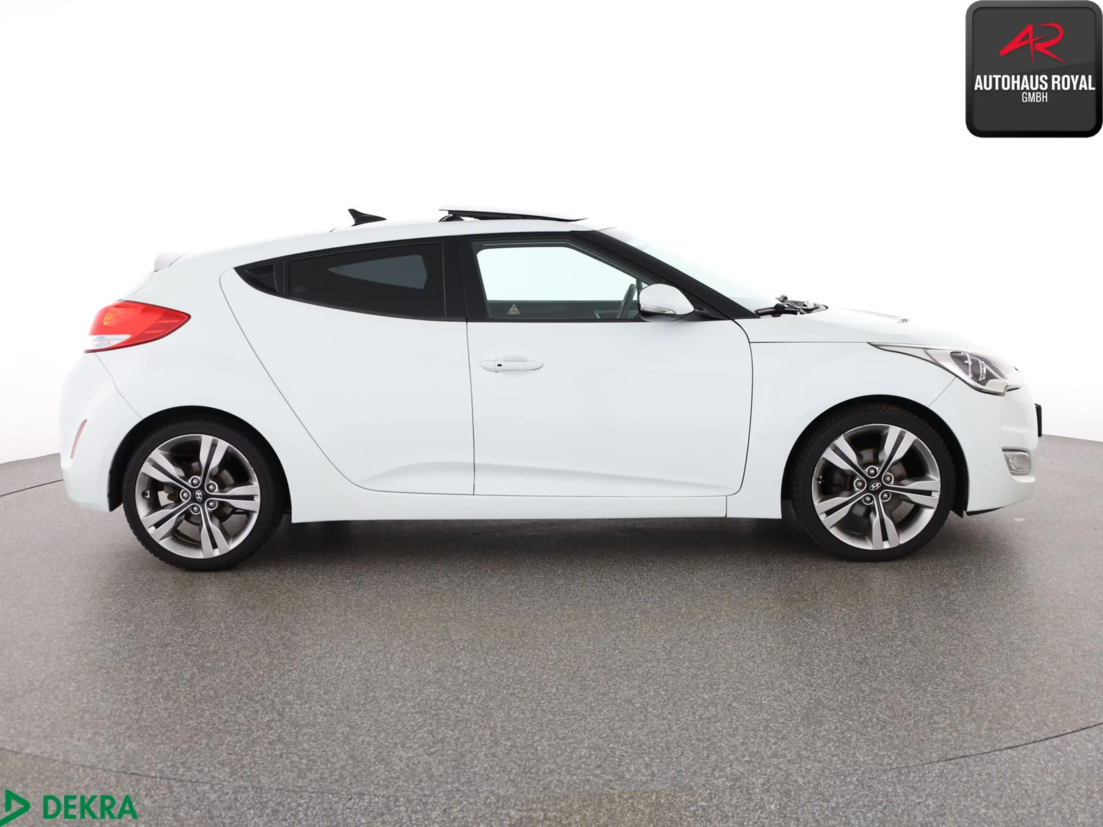 Hyundai VELOSTER Veloster 1.6 GDI PANORAMA,KAMERA,KEYLESS,18ZOLL — photo 6