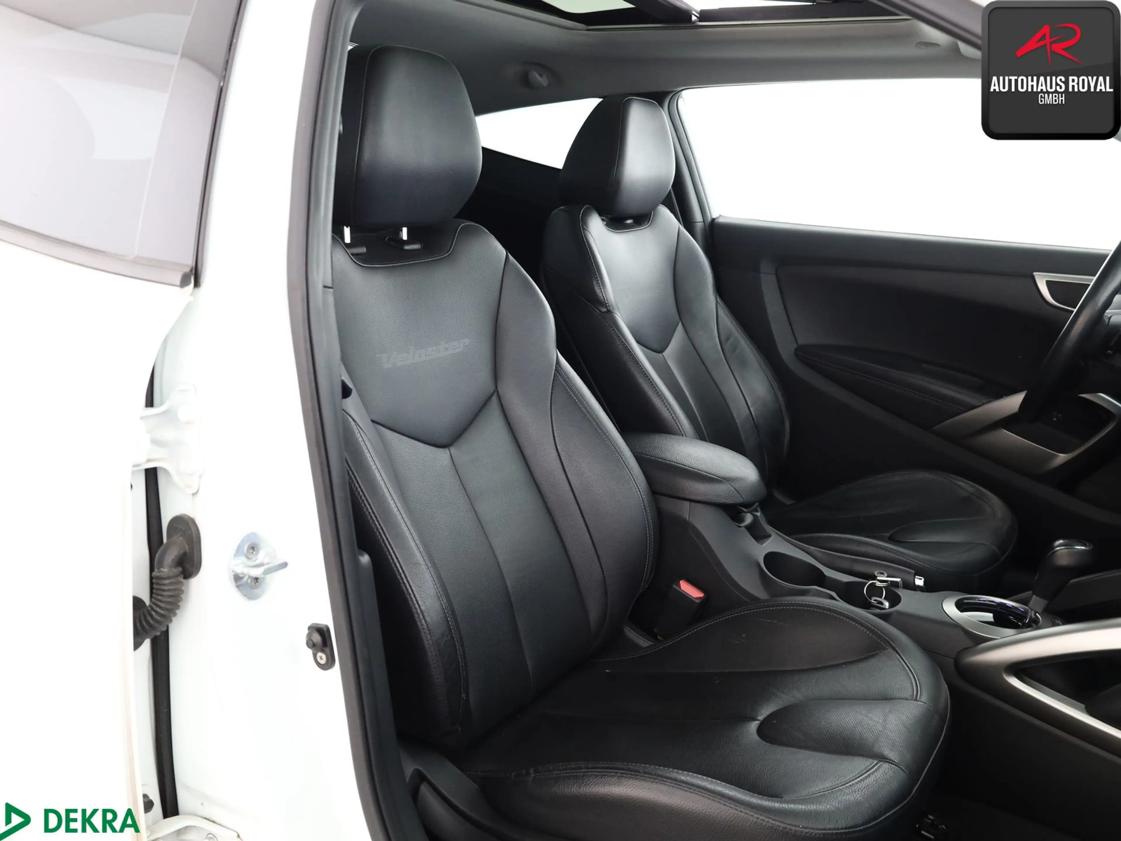 Hyundai VELOSTER Veloster 1.6 GDI PANORAMA,KAMERA,KEYLESS,18ZOLL — photo 10