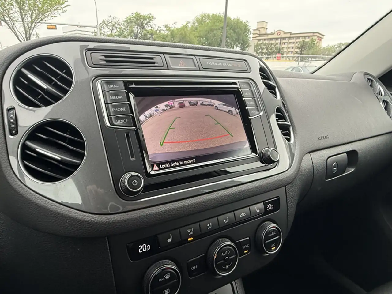 Volkswagen Tiguan снимка Volkswagen Tiguan